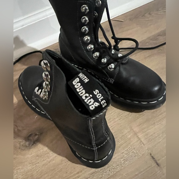 Doc Martens Pascal Boots, Size 6, Excellent Condition. Discontinued style. - Picture 5 of 7